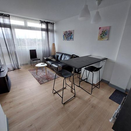 Apartamento Le Voltaire - T2 Neuf Face Pyrenees Tarbes Exterior foto